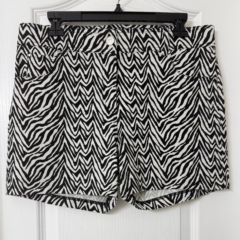 89th & Madison Safari Zebra Animal Print Black and White Shorts Size 14